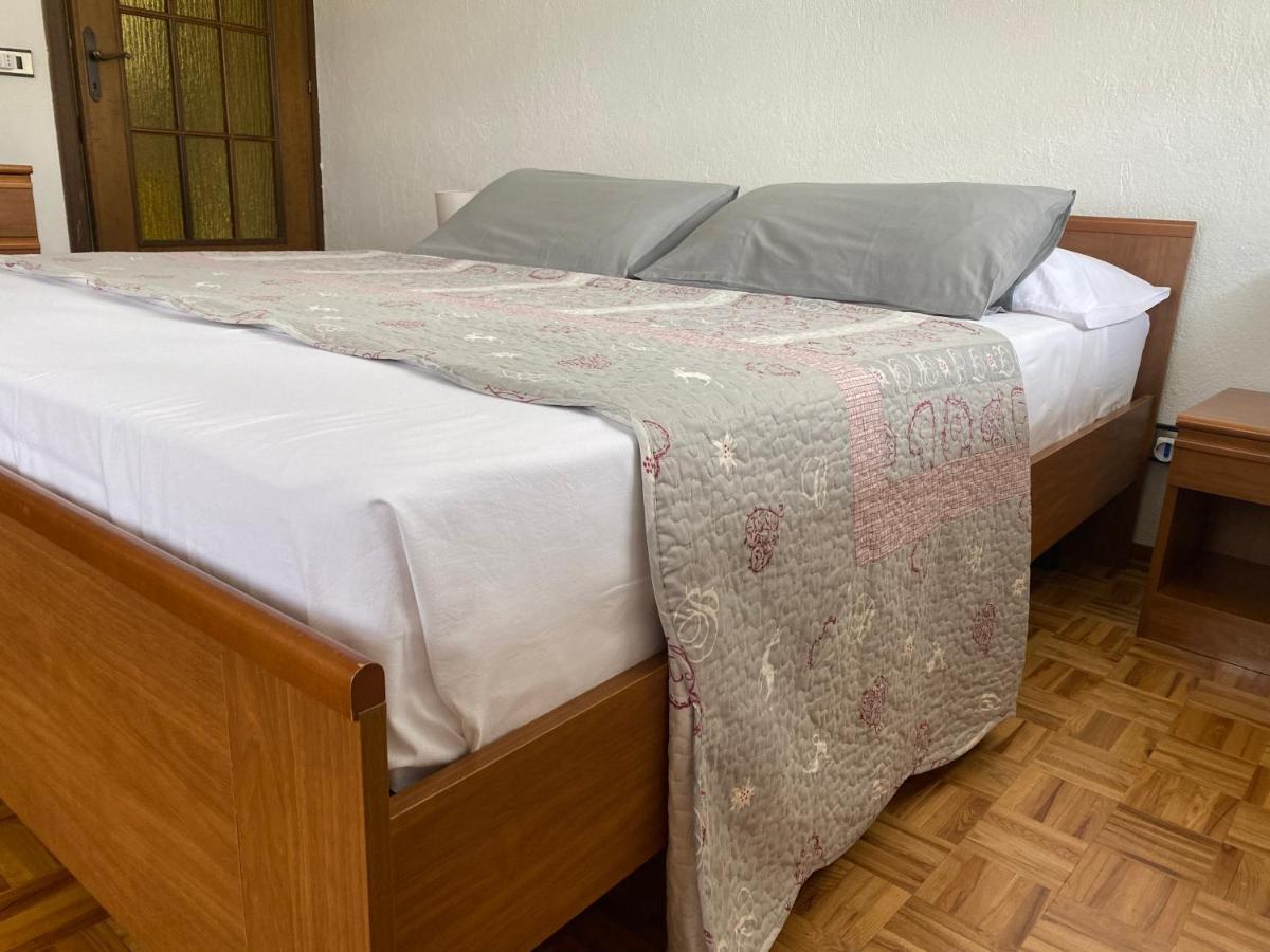 Le Cre Apartment Introd Bagian luar foto